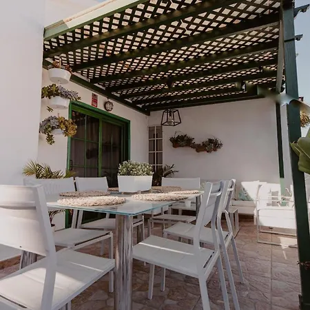 Vakantiehuis Ferienhaus In Mit Terrasse Und Gemeinschaftlichem Pool